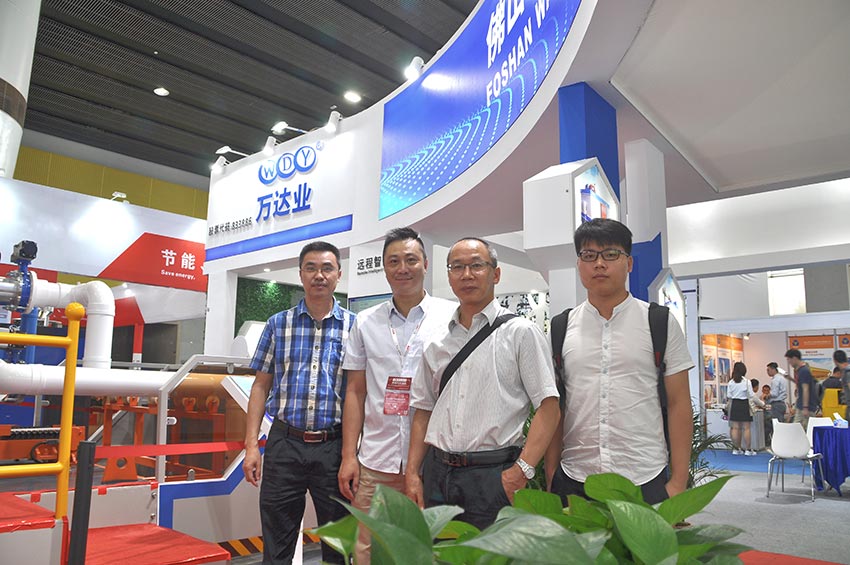 广州机械设计研究所领导莅临万达业展位观展